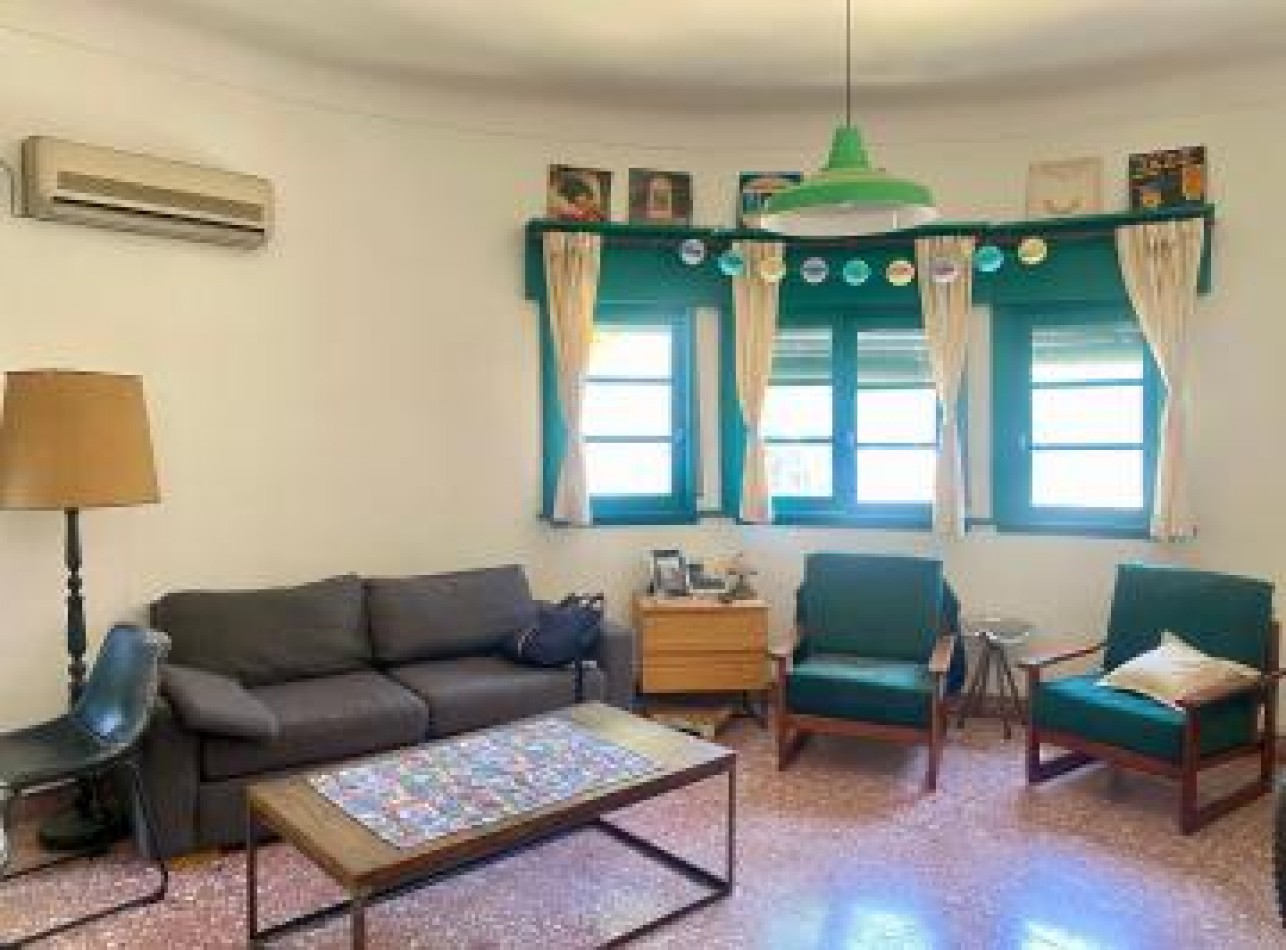 Local con Vivienda en Alquiler en La Mejor Esquina de V. Urquiza