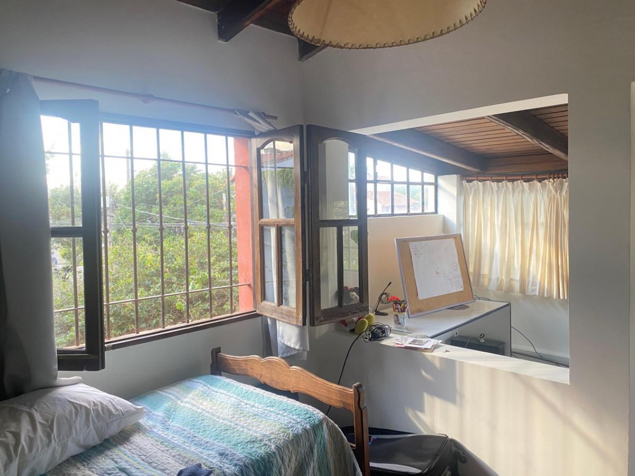 Casa de 5 Ambientes con Dependencia en Olivos