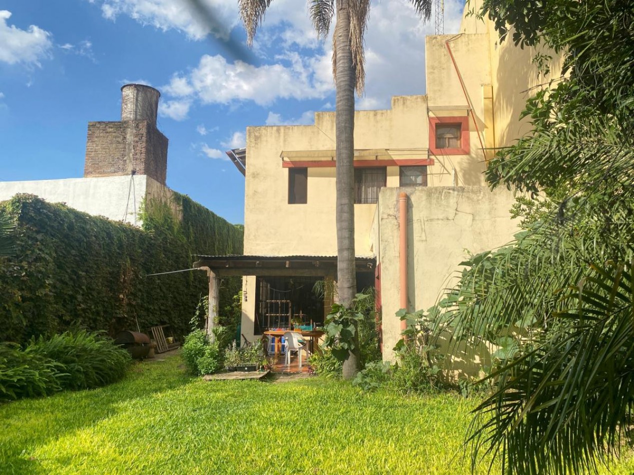 Casa de 5 Ambientes con Dependencia en Olivos