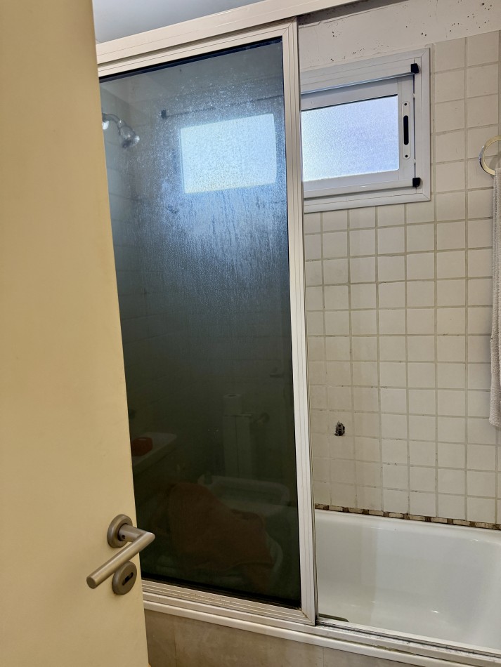 Departamento de 3 ambientes con cochera en venta en La Isla 