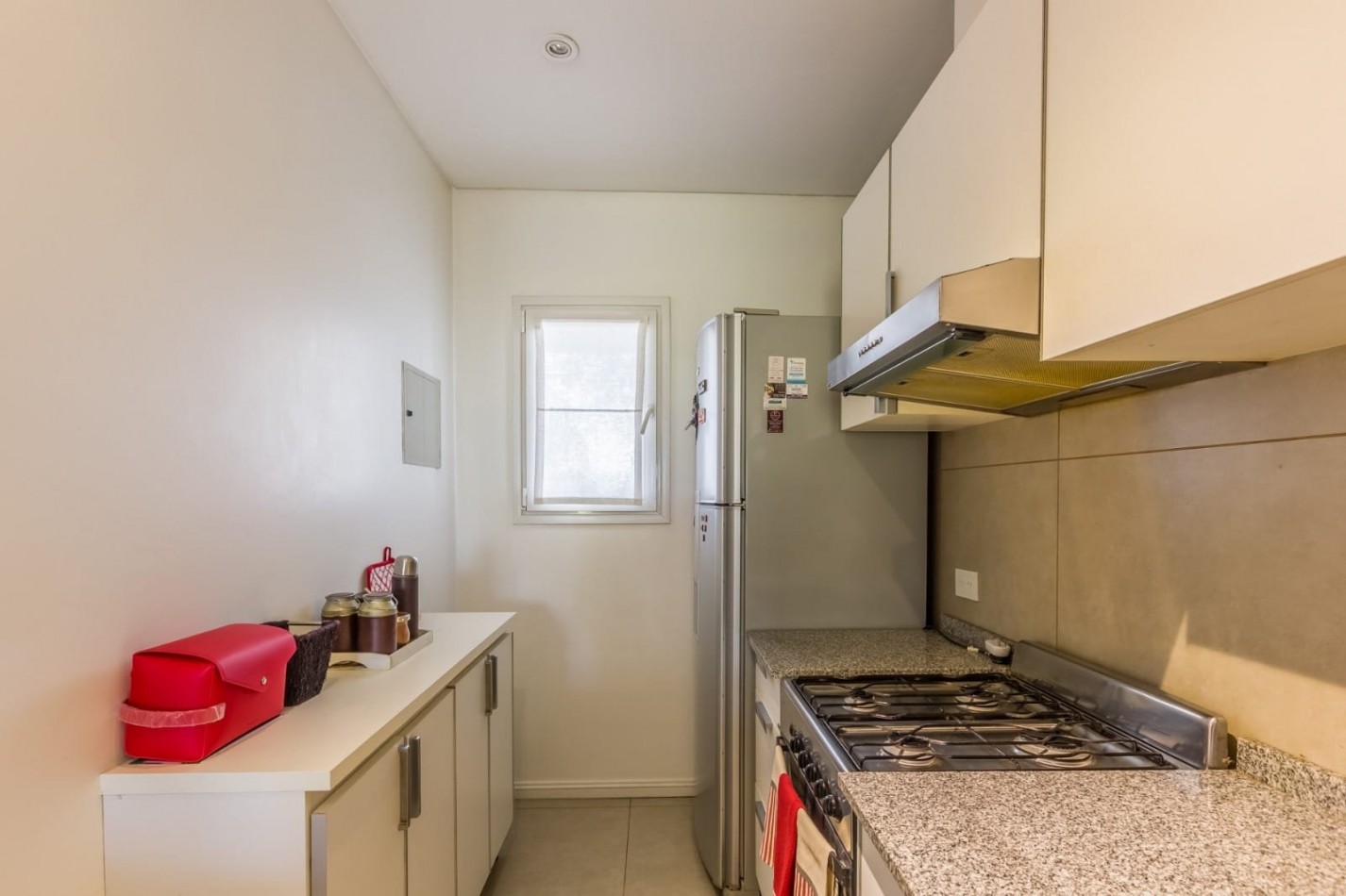Departamento de 3 ambientes en Alquiler Temporal  en Condominio Carruajes. Pilara