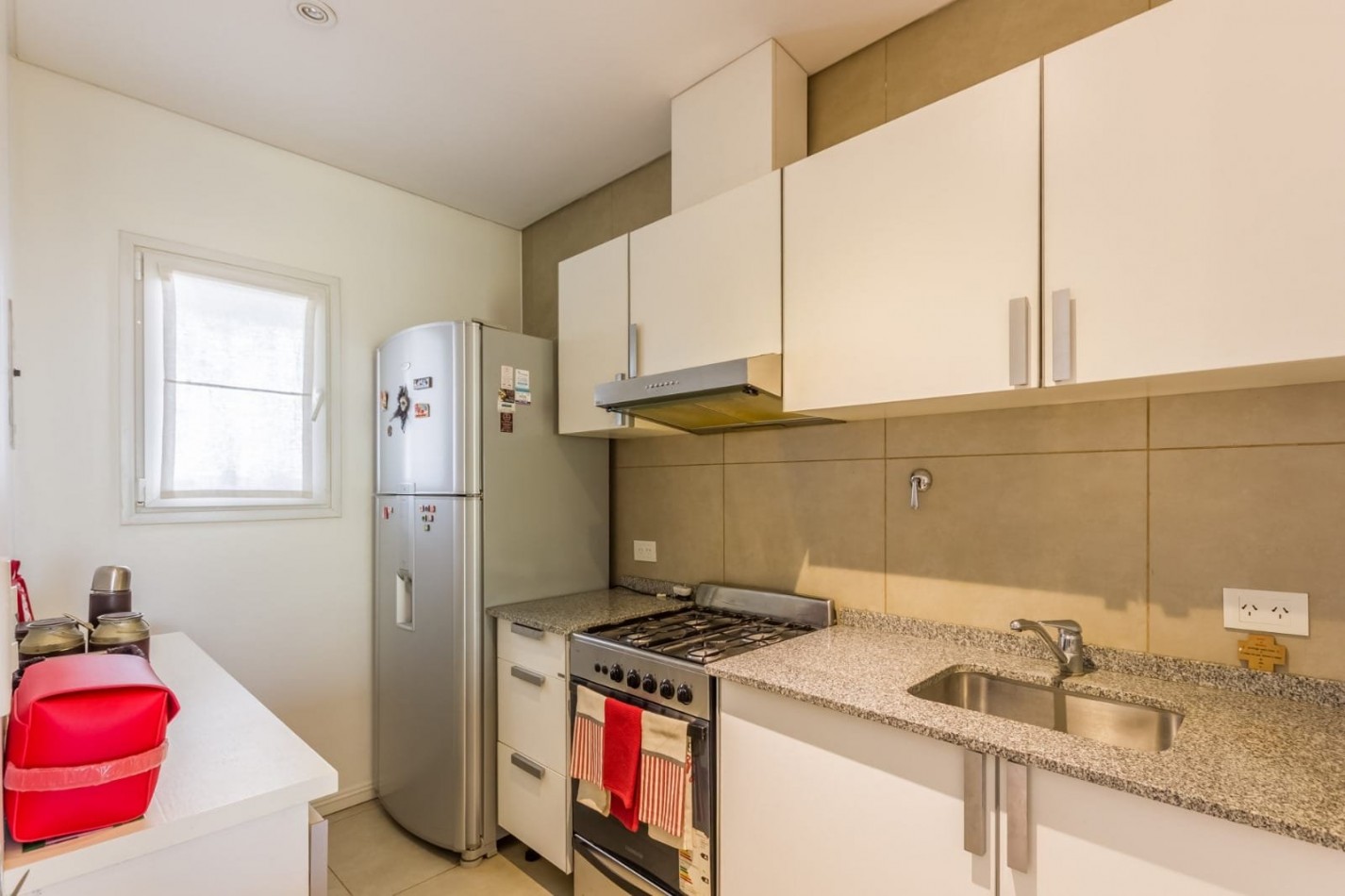 Departamento de 3 ambientes en Alquiler Temporal  en Condominio Carruajes. Pilara
