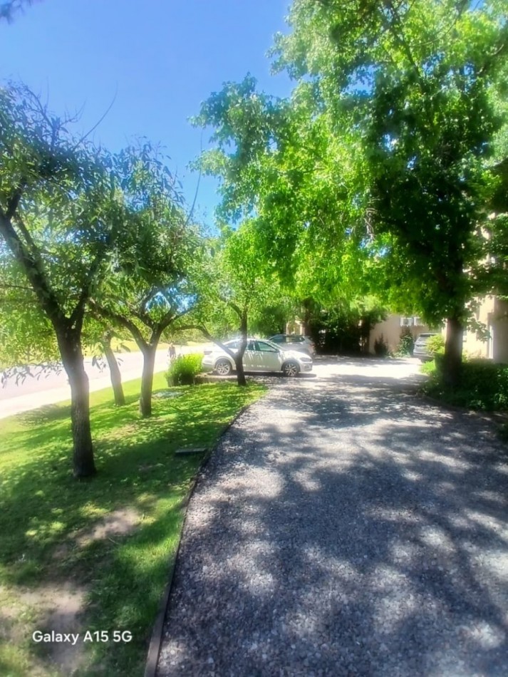 Departamento de 3 ambientes en Alquiler Temporal  en Condominio Carruajes. Pilara