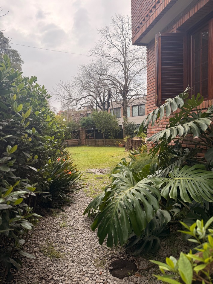 Chalet de 8 ambientes en venta en Acassuso