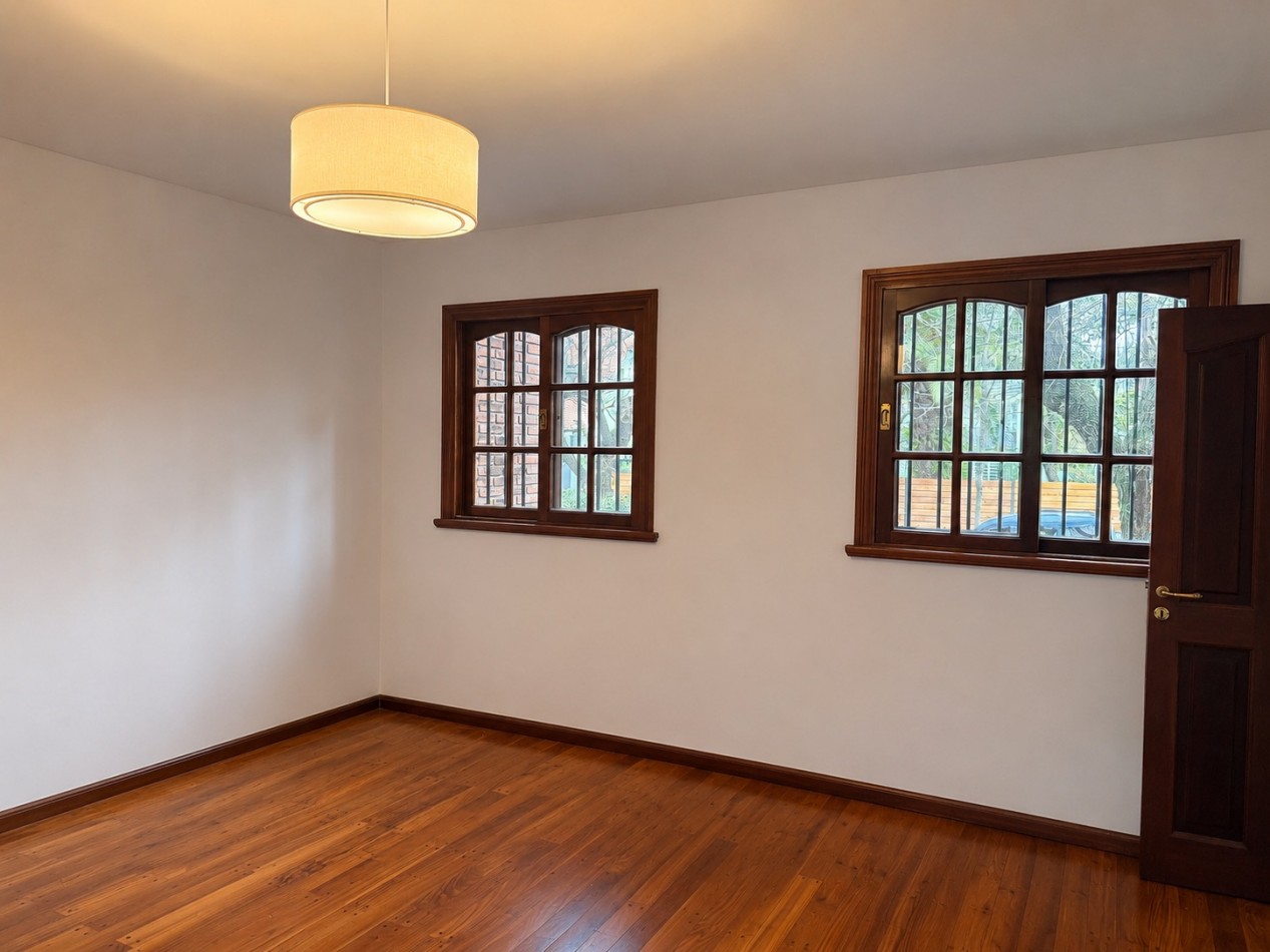Chalet de 8 ambientes en venta en Acassuso