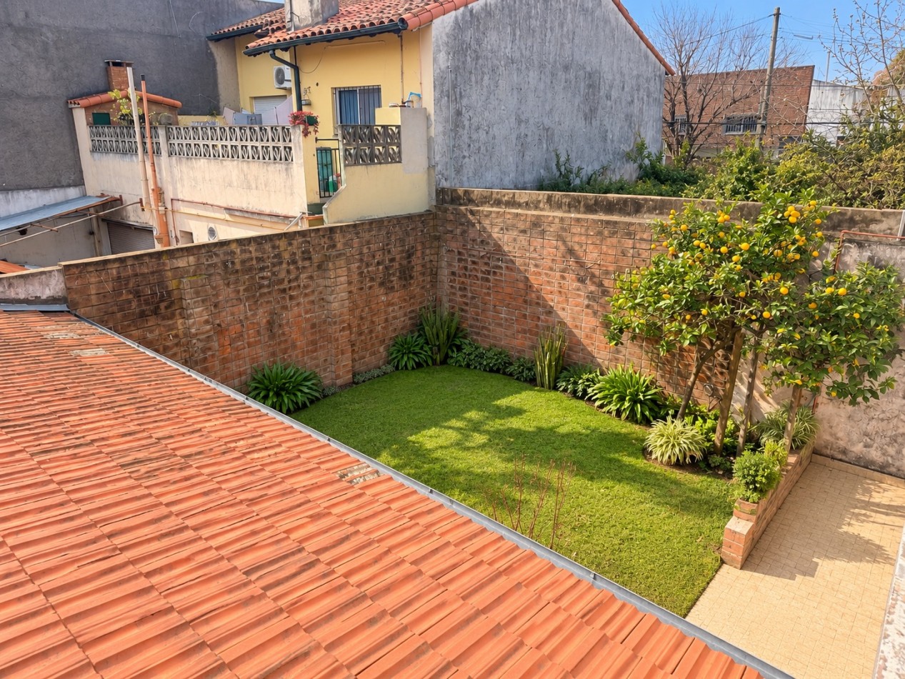 Venta en block- Local comercial en planta baja y PH de 3 ambientes en planta alta en Olivos 