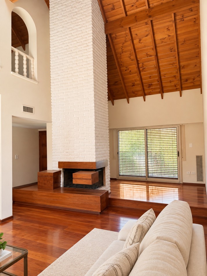 CASA EN VENTA DE 4 AMBIENTES EN PUNTA CHICA CON PILETA, JARDIN Y GARAGE 