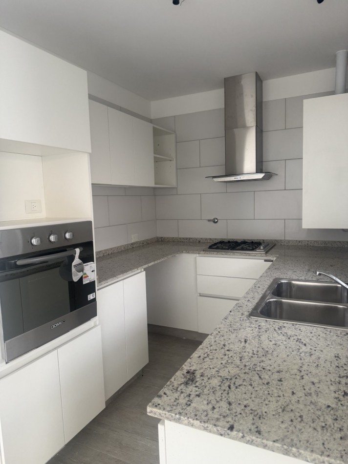  Departamento en venta de 4 ambientes en Villa Urquiza. Cochera, baulera, terraza, jacuzzi, parrilla. 