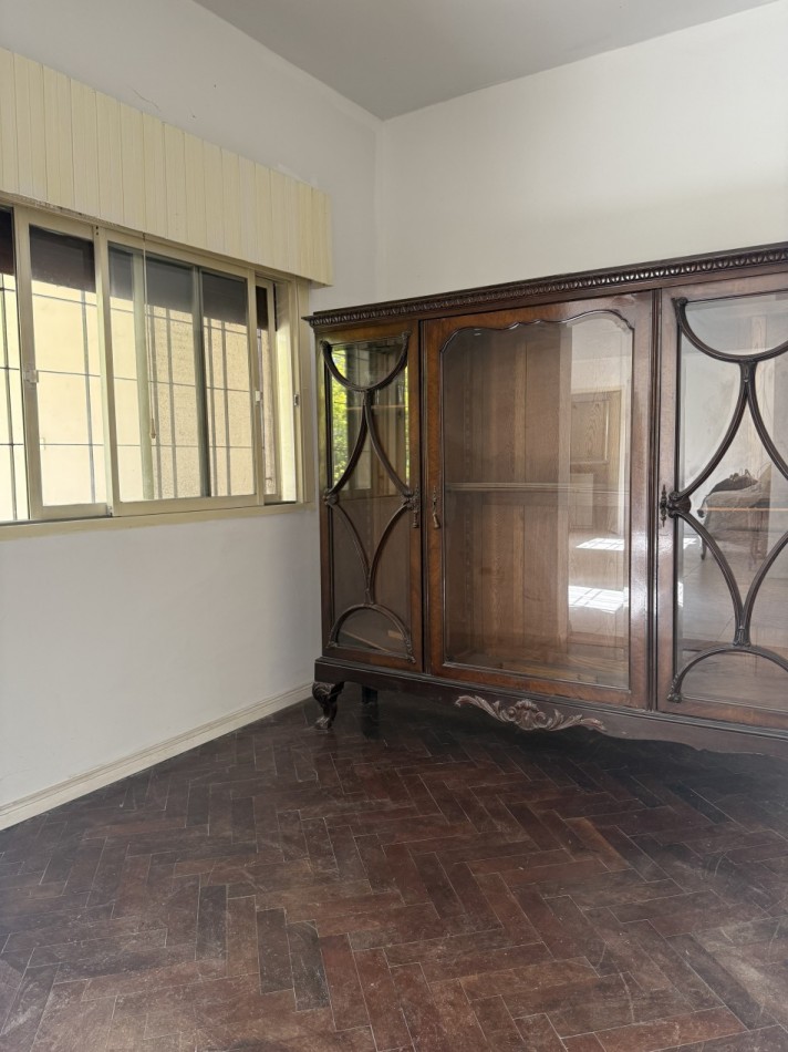 Casa de 3 ambientes con cochera en venta en Olivos