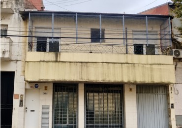 Venta en block- Local comercial en planta baja y PH de 3 ambientes en planta alta en Olivos 